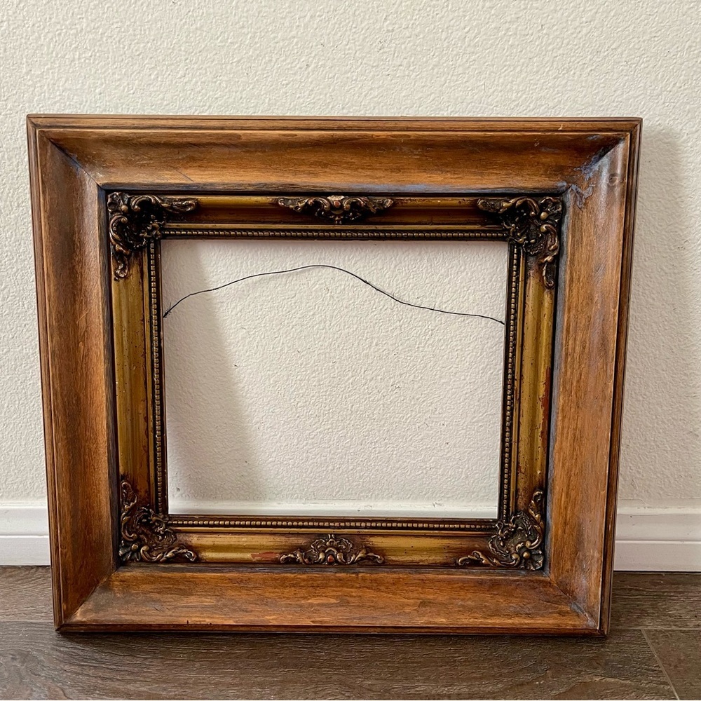 Antique-style Baroque Revival Design Goal - Toned Frame 17/18 Inches